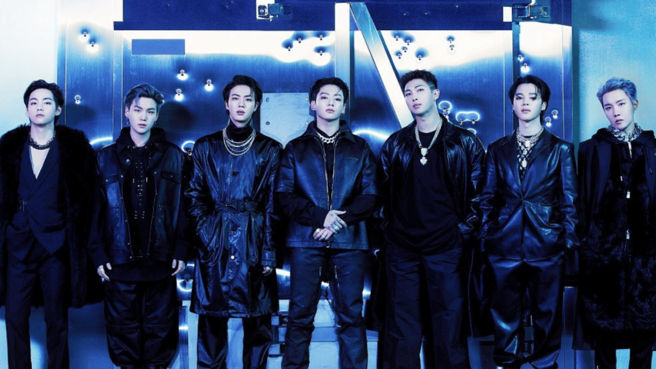 ബിടിഎസ് ആരാധകർ ആശങ്കയിലാണ്. ബിടിഎസിന്റെ ഫ്ലൈറ്റ് വിവരങ്ങൾ ചോർത്തപ്പെട്ടതായാണ് വിവരം. ബിടിഎസ് താരങ്ങളുടെ യാത്രവിവരങ്ങൾ ചോർത്തിയ കേസിൽ മൂന്ന് എയർലൈൻ ഉദ്യോ​ഗസ്ഥരാണ് അറസ്റ്റിലായിരിക്കുന്നത്.