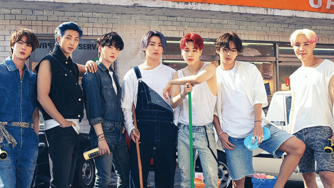 ബിടിഎസ് താരങ്ങൾ പുതിയ ആൽബത്തിന്റെ പണിപുരയിലാണ്. കൂടാതെ ജൂലൈ 21 ന് HYBE "BTS മൂവി വീക്ക്സ് - കമിംഗ് സൂൺ ടു സിനിമാസ് വേൾഡ്‌വൈഡ്" എന്ന ടൈറ്റിലിൽ സർപ്രൈസ് ടീസർ പുറത്തിറക്കിയിരുന്നു.(Image Credit: Instagram)
