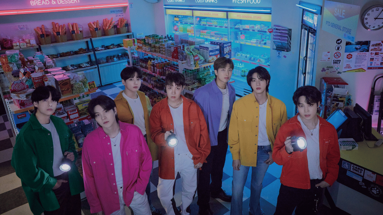 ലോകമെമ്പാടും വലിയ ആരാധക കൂട്ടമുള്ള ദക്ഷിണ കൊറിയയിലെ ബോയ് ബാൻഡാണ് ബിടിഎസ്. ഏഴ് അംഗങ്ങളുള്ള ഗ്രൂപ്പിന്റെ പാട്ടുകളും നൃത്തങ്ങളും ദേശഭാഷ അതിർവരമ്പുകളെ ഭേദിച്ച് മുന്നേറുകയാണ്.(Image Credit: Instagram)