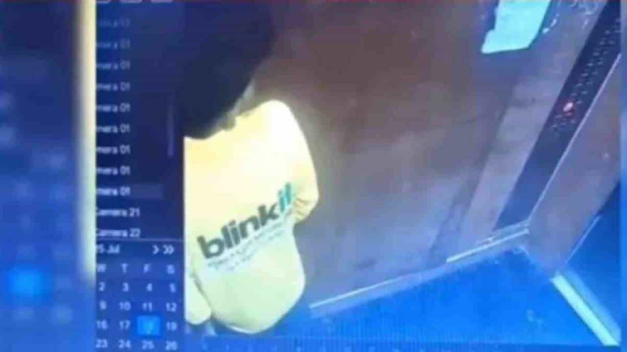 Viral Video:  ഫ്ലാറ്റിന്റെ ലിഫ്റ്റില്‍ ക്യാമറക്ക് പുറം തിരിഞ്ഞു നിന്ന് മൂത്രമൊഴിച്ചു; ഡെലിവറി ഏജന്റിനെ മർദ്ദിച്ച് താമസക്കാര്‍