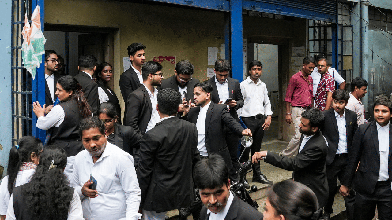 Mediation For the Nation: കേസ് നമുക്ക് കോടതിക്കു പുറത്തു വെച്ച് സംസാരിച്ചു തീർപ്പാക്കിയാലോ? മധ്യസ്ഥതാ യജ്ഞം തുടങ്ങി...