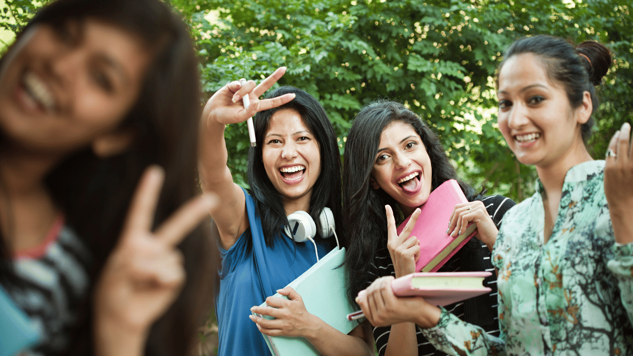 Engineering Study: പ്രൈവറ്റ് എഞ്ചിനീയറിങ് പഠനത്തിനു ഇനി ഒരു സെമസ്റ്ററിൽ ഫീസ് മാത്രം ഒന്നരലക്ഷം, മെറിറ്റ് സീറ്റിലും വൈകാതെ ഫീസുയരും