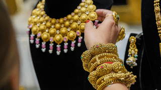 Gold Rate Today: കുതിപ്പുതന്നെ! സ്വർണ വില വീണ്ടും കൂടി; ഇന്നത്തെ നിരക്ക് അറിയാം