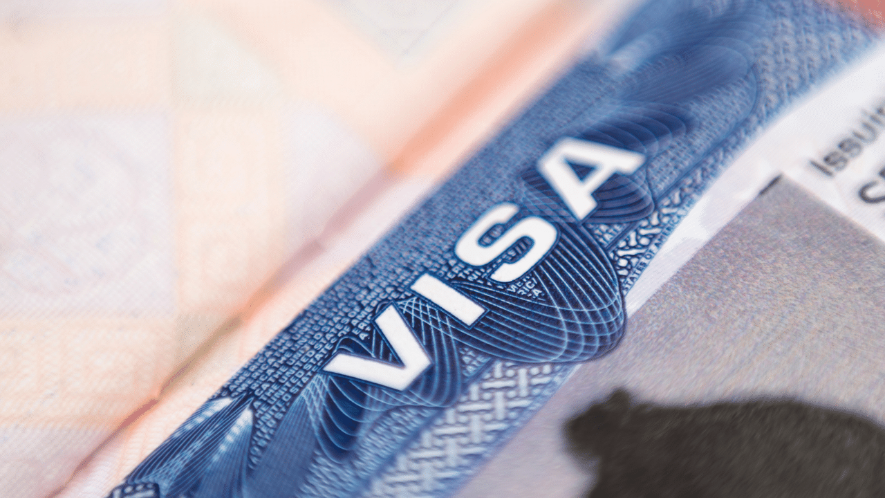 UAE Golden Visa: ബിസിനസും കോടികളുടെ നിക്ഷേപവും വേണ്ട, യുഎഇ ഗോൾഡൻ വിസ ഇനി നിങ്ങൾക്കും; അറിയേണ്ടതെല്ലാം… UAE Golden Visa: ബിസിനസും കോടികളുടെ നിക്ഷേപവും വേണ്ട, യുഎഇ ഗോൾഡൻ വിസ ഇനി നിങ്ങൾക്കും; അറിയേണ്ടതെല്ലാം…