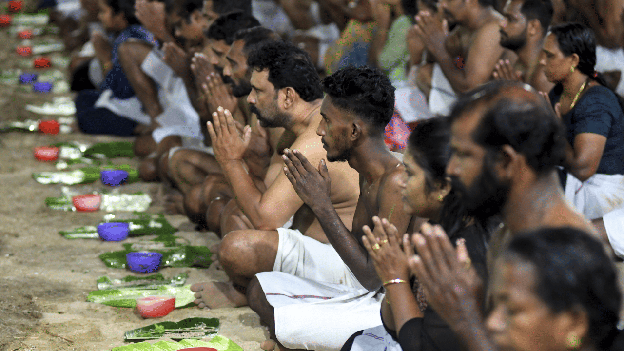 Karkidaka Vavu Bali 2025: കർക്കടക വാവ്; ബലിതർപ്പണത്തിന് ഏകീകൃത ഫീസ് നിശ്ചയിക്കും