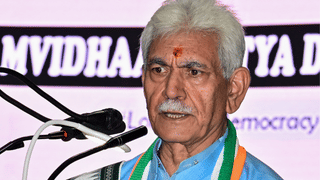 Jayalalithaa: ‘ഞാൻ എംജിആറിൻ്റെയും ജയലളിതയുടെയും മകൾ’; അവകാശവാദവുമായി മലയാളി യുവതി സുപ്രീം കോടതിയിൽ