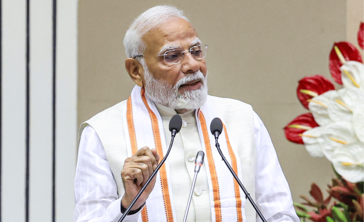 PM Modi New office: പ്രധാനമന്ത്രി നരേന്ദ്ര മോദി സേവാ തീർഥിലെ പുതിയ ഓഫീസിൽ, ആദ്യം ഒപ്പിട്ട ഫയലുകൾ ഇവയെല്ലാം