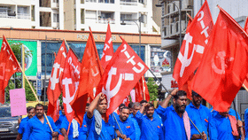 National General Strike: പണിമുടക്ക് പരിഗണിക്കരുത്, നാളെ ജോലിയ്ക്ക് എത്തിയില്ലെങ്കിൽ ശമ്പളം കട്ട്, ഡയസ്നോൺ പ്രഖ്യാപിച്ച് സർക്കാർ National General Strike: പണിമുടക്ക് പരിഗണിക്കരുത്, നാളെ ജോലിയ്ക്ക് എത്തിയില്ലെങ്കിൽ ശമ്പളം കട്ട്, ഡയസ്നോൺ പ്രഖ്യാപിച്ച് സർക്കാർ...