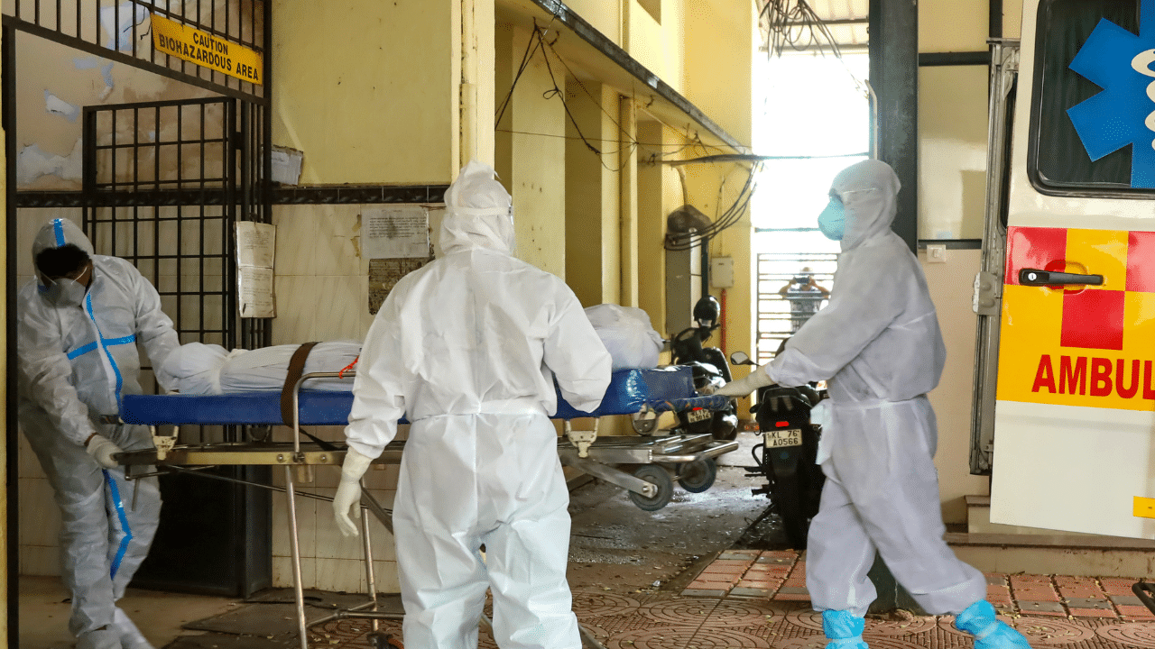 Nipah Outbreak Kerala: നിപ ഭീതി പടരുന്നു; പ്രതിരോധ പ്രവര്ത്തനങ്ങള്ക്കായി കേന്ദ്ര സംഘം കേരളത്തിലേക്ക് Nipah Outbreak Kerala: നിപ ഭീതി പടരുന്നു; പ്രതിരോധ പ്രവര്ത്തനങ്ങള്ക്കായി കേന്ദ്ര സംഘം കേരളത്തിലേക്ക്