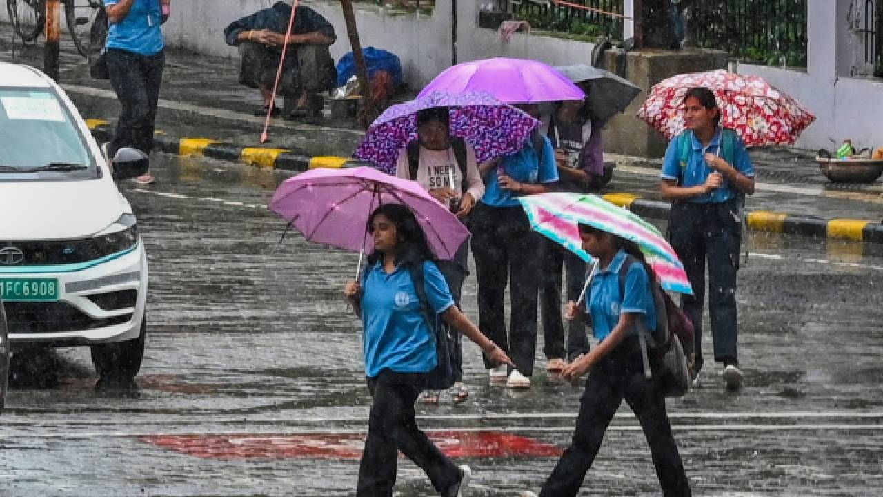 Kerala Rain Alert: ഈ രണ്ട് ജില്ലക്കാർ പ്രത്യേകം ശ്രദ്ധിക്കണം; വരാൻ പോകുന്നത് ഒറ്റപ്പെട്ട ശക്തമായ മഴ;  കള്ളക്കടല്‍ പ്രതിഭാസം