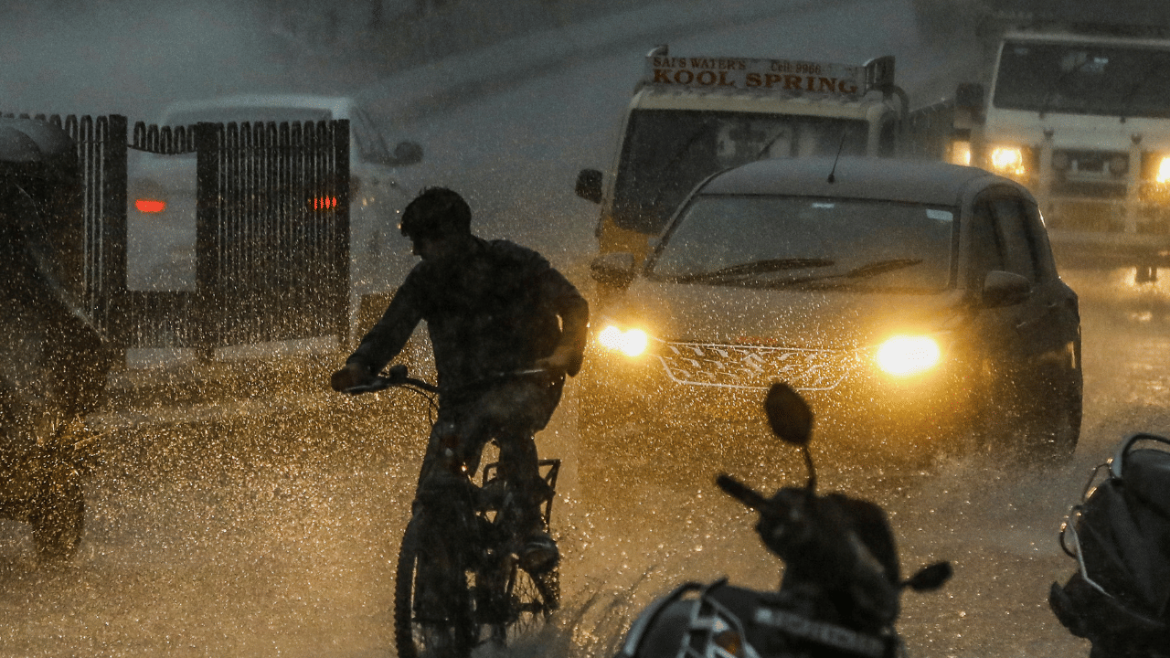 Himachal Pradesh: കനത്ത മഴ; ഹിമാചലിൽ 110 പേർ മരിച്ചു, ഉത്തരേന്ത്യൻ സംസ്ഥാനങ്ങളിൽ വ്യാപക നാശനഷ്ടം