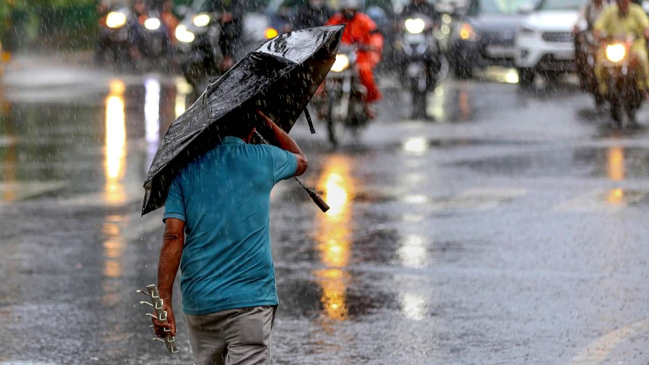 Kerala Rain Alert: സംസ്ഥാനത്ത് വീണ്ടും മഴ കനക്കുന്നു; ഇന്ന് രണ്ട് ജില്ലകളിൽ ഓറഞ്ച് അലർട്ട്, അഞ്ചിടത്ത് യെല്ലോ