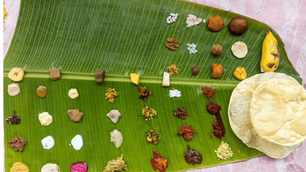 Aranmula Vallasadhya : മങ്ങാട്ട് ഭട്ടതിരിയും എഴുപതോളം കറികളും... ആറന്മുള വള്ളസദ്യ തുടങ്ങിയത് ഇങ്ങനെ Aranmula Vallasadhya : മങ്ങാട്ട് ഭട്ടതിരിയും എഴുപതോളം കറികളും... ആറന്മുള വള്ളസദ്യ തുടങ്ങിയത് ഇങ്ങനെ