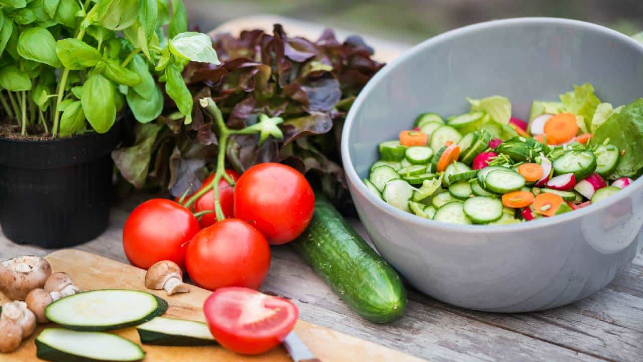 പിറന്നാള്‍ ദിവസം പുതു വസ്ത്രമണിയാന്‍ ഡയറ്റ്; രണ്ടാഴ്ച കഴിച്ചത് പച്ചക്കറികൾ മാത്രം; 16കാരി ആശുപത്രിയില്‍