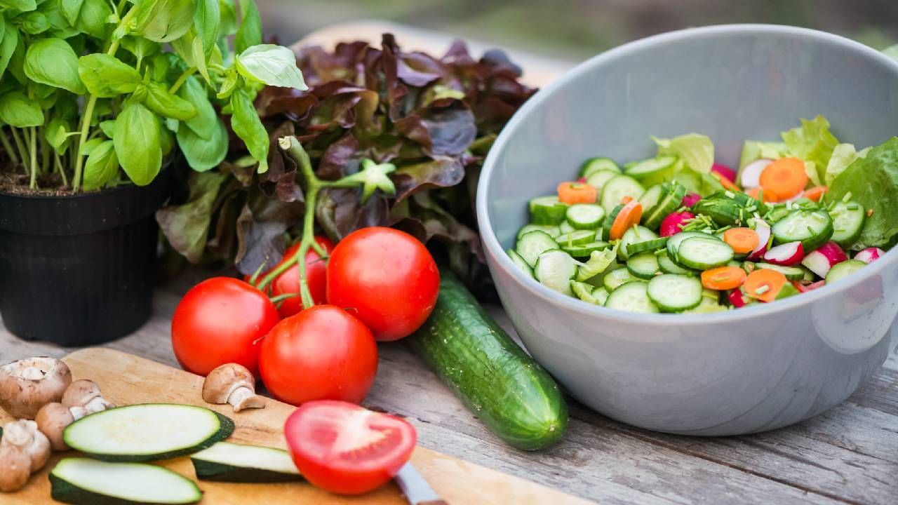 പിറന്നാള്‍ ദിവസം പുതു വസ്ത്രമണിയാന്‍ ഡയറ്റ്; രണ്ടാഴ്ച കഴിച്ചത് പച്ചക്കറികൾ മാത്രം; 16കാരി ആശുപത്രിയില്‍