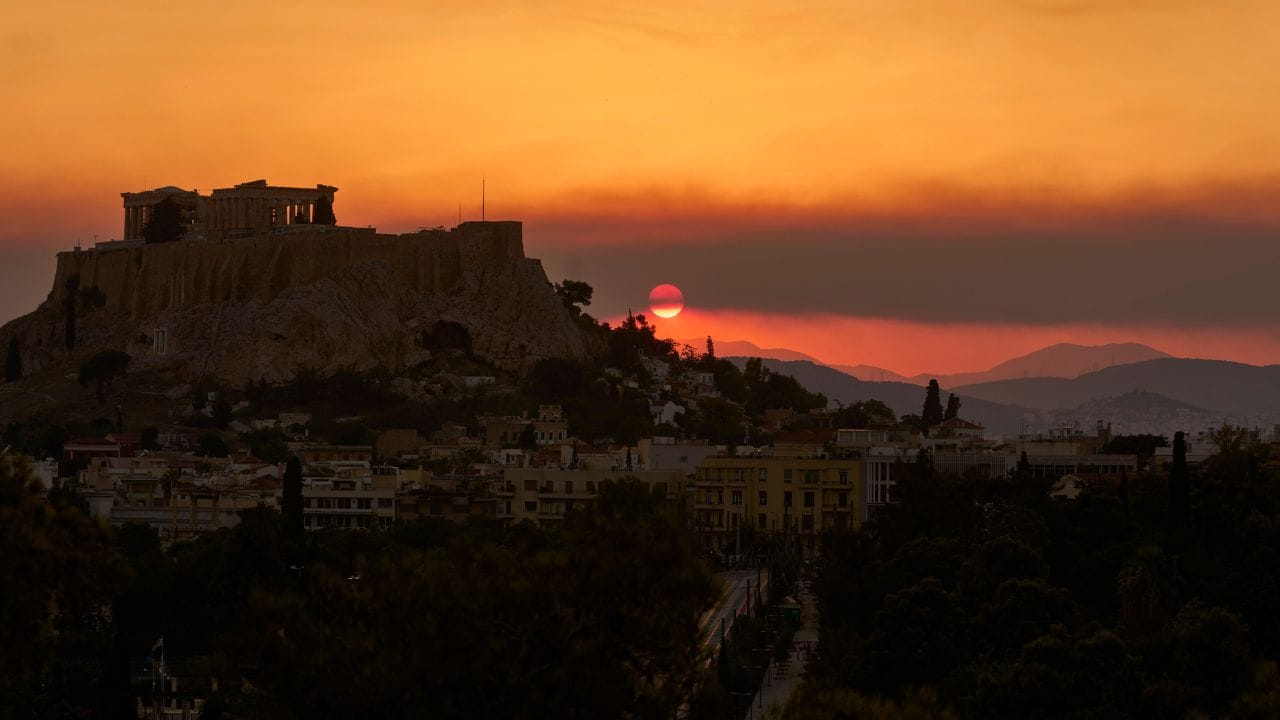 സൂര്യപ്രകാശം നമ്മുടെ ശരീരത്തിലെ ആന്തരിക ഘടികാരമായ 'സര്ക്കാഡിയന് റിഥം' കൃത്യമാക്കാന് സഹായിക്കുന്നു. ഇത് ഉറക്കം, ഉണര്ച്ച തുടങ്ങിയ ജൈവിക പ്രവര്ത്തനങ്ങളെ നിയന്ത്രിക്കുന്നു.