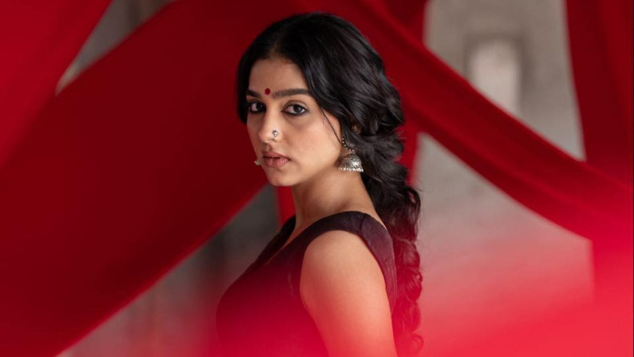 തമിഴ് സിനിമയിൽ തരംഗമാകാൻ വീണ്ടും അനശ്വര രാജൻ എത്തുന്നു. പുതിയ ചിത്രത്തിൽ നായികയായി അനശ്വര രാജൻ എത്തുന്നു എന്ന വാർത്തയാണ് ഇപ്പോൾ പ്രചരിക്കുന്നത്.