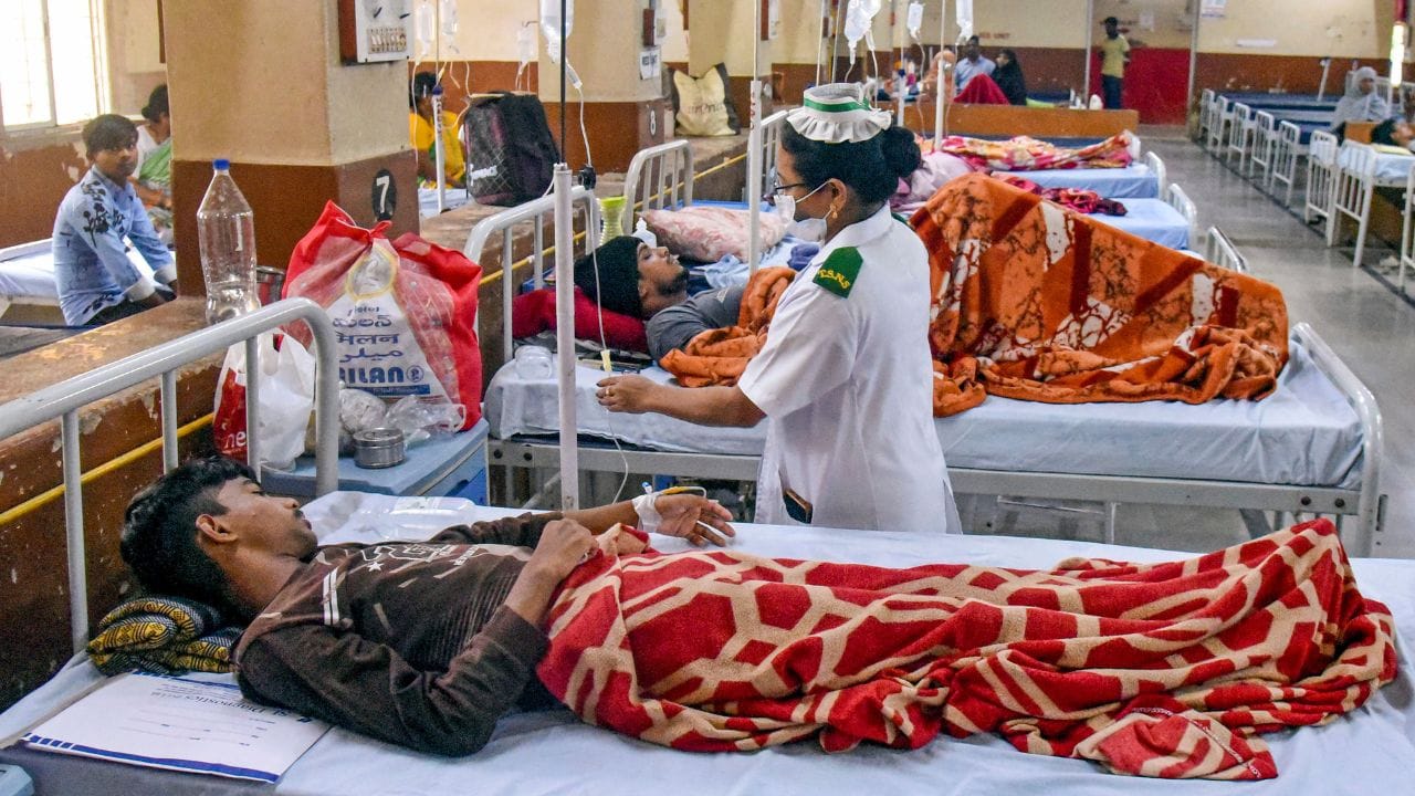 അടുത്തിടെ പലര്‍ക്കും വന്ന പനിയെപ്പറ്റി ചോദിച്ചാല്‍ അതിഭീകരം എന്നാവും മറുപടി. ഒരാള്‍ക്ക് വന്നാല്‍ അടുപ്പമുള്ള എല്ലാവരിലേക്കും വളരെ വേഗത്തില്‍ പടരുന്ന ആഴ്ചകളോളം നീണ്ടു നില്‍ക്കുന്ന ഈ പനി ഇഫ്‌ലുവന്‍സ ആണോ എന്നാണ് പലരുടേയും സംശയം.