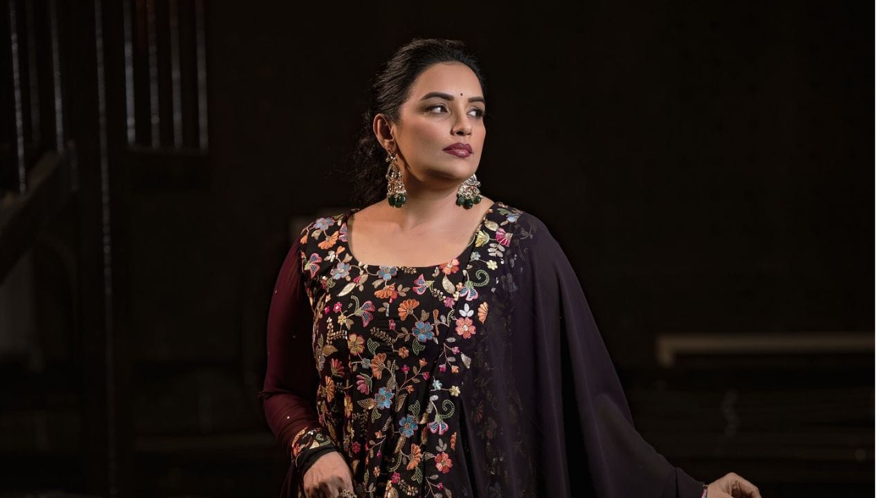 ശ്വേതാ മേനോൻ : അമ്മയുടെ പ്രസിഡന്റായി തിരഞ്ഞെടുക്കപ്പെട്ട ആദ്യ വനിതയാണ് ശ്വേതാ മേനോൻ. നടൻ ദേവനെ പരാജയപ്പെടുത്തിയാണ് ശ്വേതാ ഈ വിജയം കൈവരിച്ചത്.