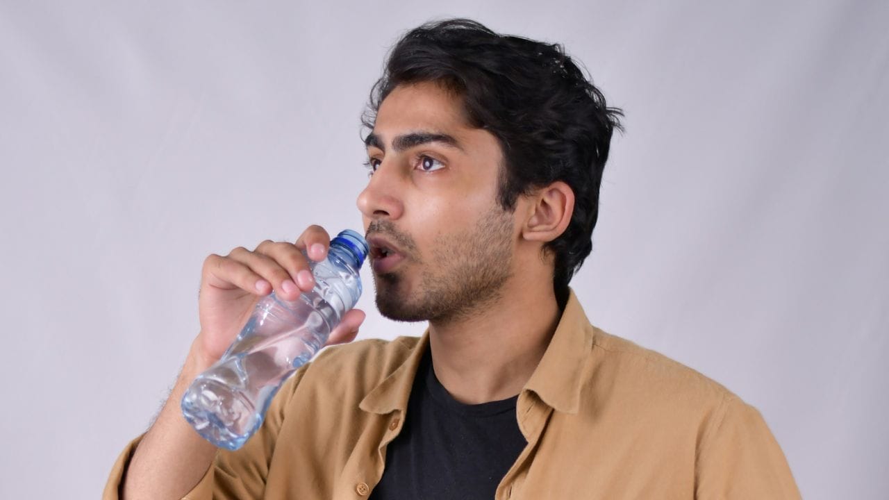 മഴക്കാലത്തെ ഈര്‍പ്പം ശരീരതാപനിലയില്‍ ഏറ്റക്കുറച്ചിലുകള്‍ ഉണ്ടാക്കാം, ഇത് രക്തത്തിലെ പഞ്ചസാരയുടെ അളവിനെ ബാധിക്കും. ഇടയ്ക്കിടെ വിയര്‍ക്കാത്ത അവസ്ഥയും പെട്ടെന്ന് ഉഷ്ണം തോന്നുന്നതും പ്രമേഹം കാരണമാകാം. ഇത് തിരിച്ചറിഞ്ഞ് ശ്രദ്ധിക്കുക.