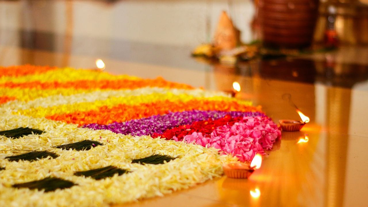 ഒരു ദിവസം രണ്ട് നാളുകൾ വരുന്നത് സാധാരണയാണ്. ഇതിൽ കൂടുതൽ നാഴിക ഏത് നാളാണ് ഉള്ളത് എന്നത് നോക്കിയാണ് ആ ദിവസത്തിലെ നാളേതെന്ന് തീരുമാനിക്കുക. അങ്ങനെ നോക്കിയാൽ ഒരു ദിവസം അധികം പൂക്കളം ഇട്ട് ഓണം ആഘോഷിക്കുക എന്ന ഒരു തീരുമാനത്തിലേക്ക് നമ്മൾ എത്തേണ്ടിവരും.