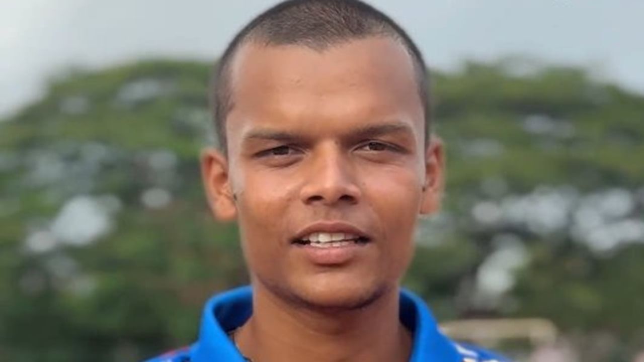 യുവതാരങ്ങള്ക്ക് കഴിവ് തെളിയിക്കുന്നതിനുള്ള വേദിയാണ് കേരള ക്രിക്കറ്റ് ലീഗ്. വിഘ്നേഷ് പുത്തൂരിന് ഐപിഎല്ലിലേക്ക് വഴിയൊരുക്കിയതും കെസിഎല്ലായിരുന്നു. കെസിഎല് രണ്ടാം സീസണിലും നിരവധി താരങ്ങളാണ് തകര്പ്പന് പ്രകടനം പുറത്തെടുക്കുന്നത്. അവരില് ഒരാളാണ് എന്എസ് അജയഘോഷ് (Image Credits: instagram.com/ghosh__46)