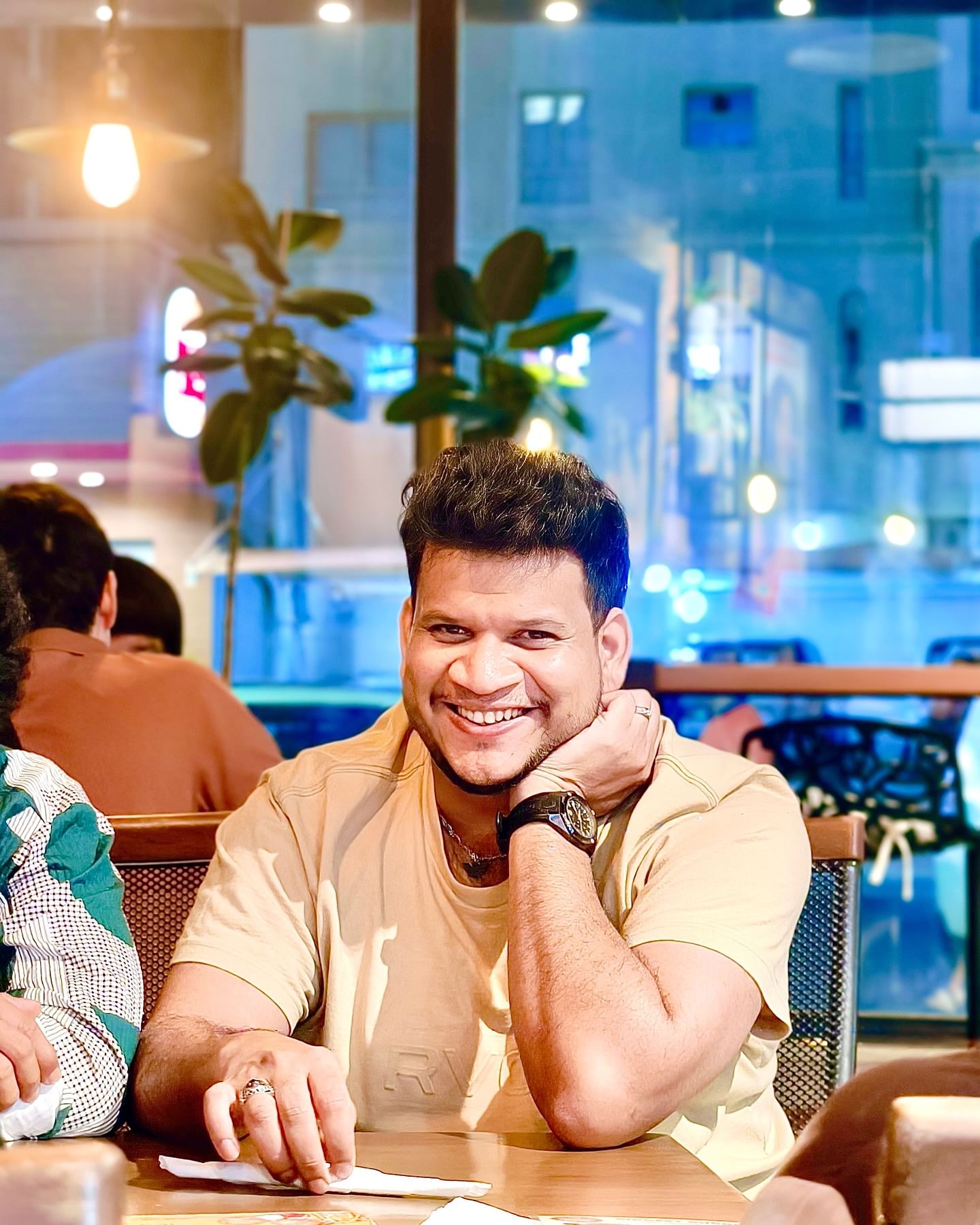 സീസണിലെ ആദ്യ വീക്ക്ലി ടാസ്കിൽ 37 പോയിൻ്റുമായാണ് അക്ബർ ഖാൻ ഒന്നാമത് എത്തിയത്. 36 പോയിൻ്റുമായി ആര്യൻ രണ്ടാം സ്ഥാനത്ത് എത്തി. ഷാനവാസ്, അഭിലാഷ് എന്നിവർ 29 പോയിൻ്റുമായി അടുത്ത സ്ഥാനങ്ങളിലെത്തി. വിവിധ നിറത്തിലുള്ള കല്ലുകൾ ശേഖരിക്കുന്നതായിരുന്നു ടാസ്ക്.
