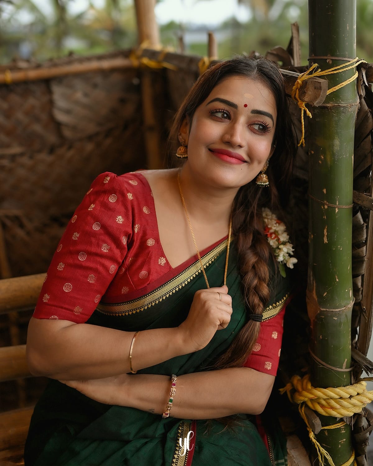 സംഗമം, കൃഷ്ണ തുളസി, രാത്രിമഴ, പാടാത്ത പൈങ്കിളി, സത്യ എന്ന പെൺകുട്ടി തുടങ്ങിയ സീരിയലുകളിൽ മികച്ച കഥാപാത്രങ്ങളെ അവതരിപ്പിച്ച അനുമോൾ ആരാധകരെ ഉണ്ടാക്കിയെടുത്തു. സീരിയലുകളെക്കാൾ അനുമോളെ പ്രശസ്തയാക്കിയത് സ്റ്റാർ മാജിക്കായിരുന്നു.
