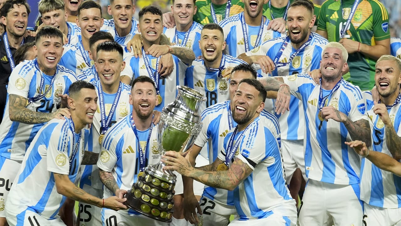 എന്തായാലും അര്‍ജന്റീനയുടെ എതിരാളികള്‍ ആരാകുമെന്നത് സംബന്ധിച്ച് അധികം വൈകാതെ തീരുമാനമുണ്ടായേക്കും. നവംബറിലാണ് മത്സരമെന്ന് സ്ഥിരീകരിച്ചെങ്കിലും തീയതി തീരുമാനിച്ചിട്ടില്ല  (Image Credits: PTI)