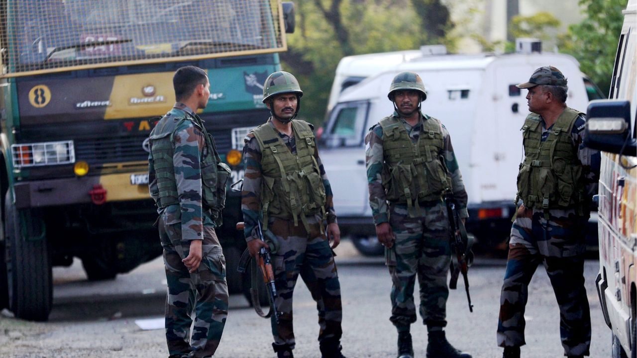 BSF Recruitment 2025: പത്താം ക്ലാസും ഐടിഐയും യോഗ്യത; 69,000 വരെ ശമ്പളം; ബിഎസ്എഫിൽ കോൺസ്റ്റബിളാകാം