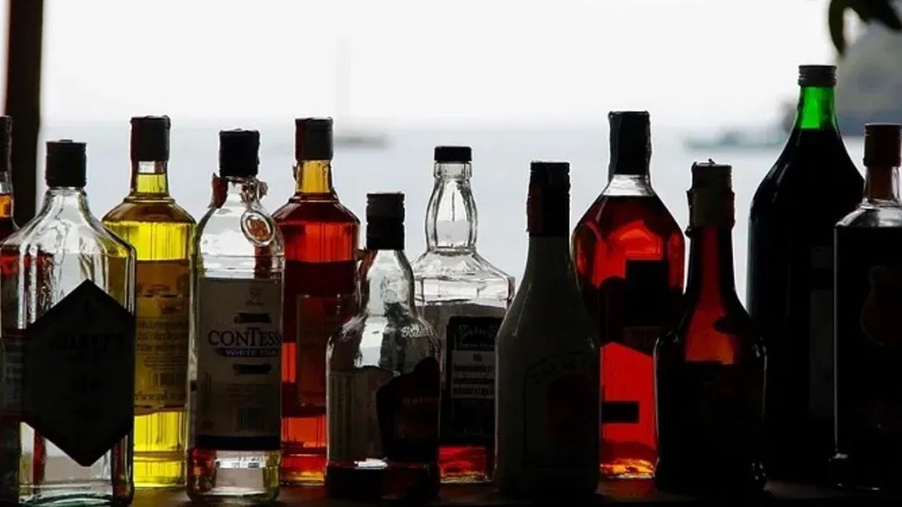 Bevco Online Sale: ഓൺലൈനിൽ ഓർഡർ ചെയ്താൽ മദ്യം വീട്ടിലെത്തും, പുതിയ പദ്ധതിയുടെ അം​ഗീകാരത്തിനുള്ള നടപടിയുമായി ബെവ്കോ