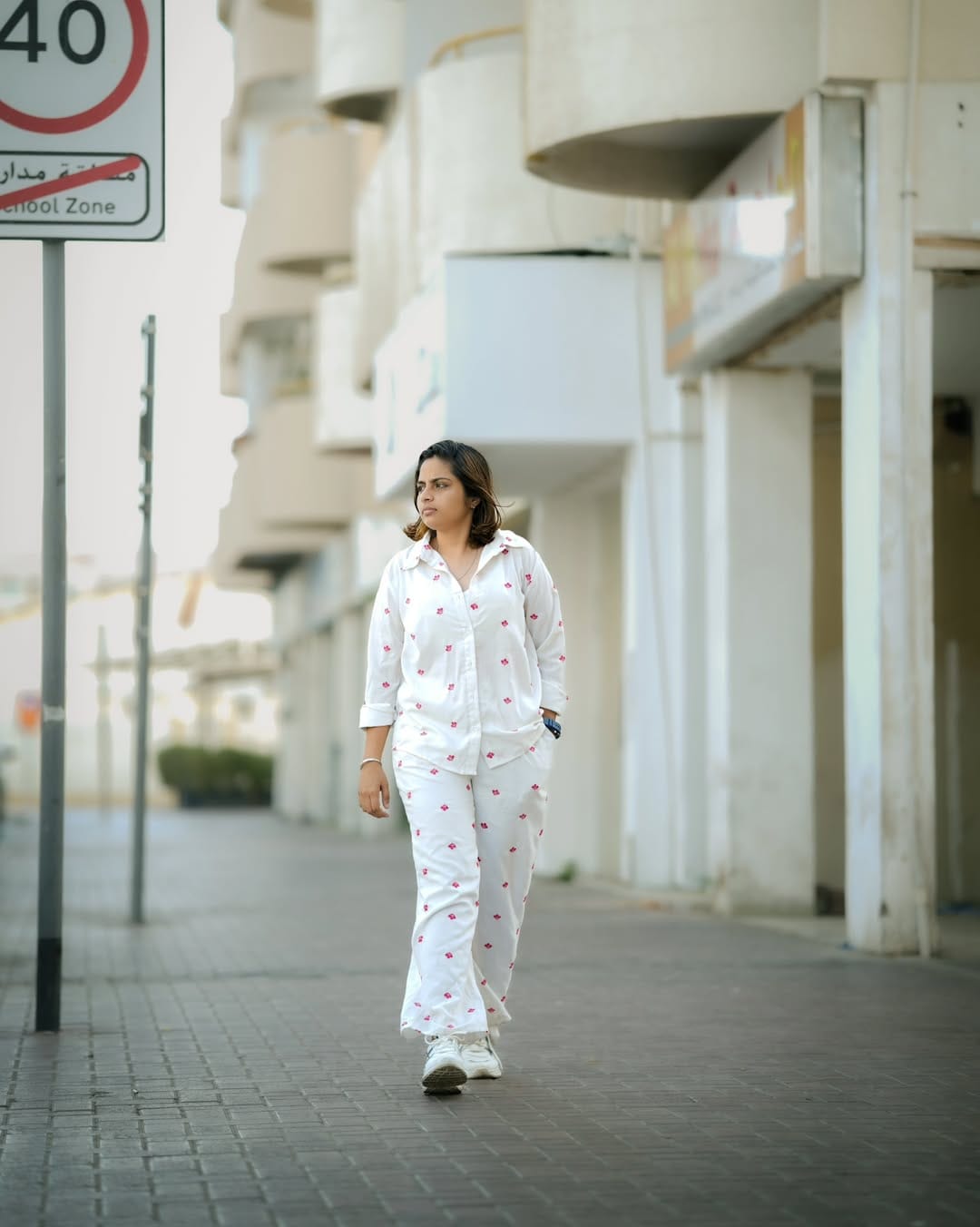 ബിഗ് ബോസ് ഷോയിലെ തന്റെ പ്രതിഫലത്തെ കുറിച്ച് സംസാരിച്ച രസ്മിൻ കോമണർ ആയതുകൊണ്ട് പ്രതിഫലം കുറവായിരുന്നുവെന്നാണ് പറഞ്ഞത്. ദിവസം അമ്പതിനായിരം രൂപയൊന്നും തനിക്ക് പ്രതിഫലം കിട്ടിയിരുന്നില്ല എന്നാണ് രസ്മിൻ പറയുന്നത്. 
