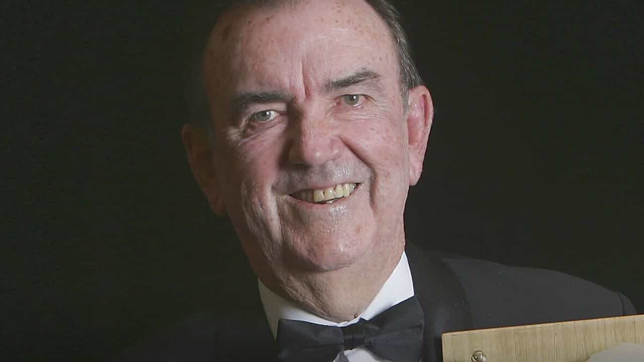 Bob Simpson: മുൻ ഓസ്ട്രേലിയൻ ക്രിക്കറ്റ് ക്യാപ്റ്റനും പരിശീലകനുമായ ബോബ് സിംപ്സൺ അന്തരിച്ചു Bob Simpson: മുൻ ഓസ്ട്രേലിയൻ ക്രിക്കറ്റ് ക്യാപ്റ്റനും പരിശീലകനുമായ ബോബ് സിംപ്സൺ അന്തരിച്ചു