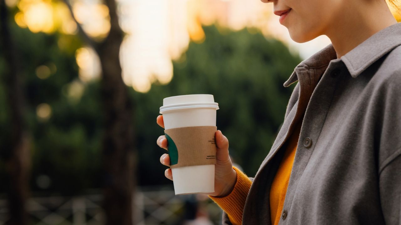 ഉയര്ന്ന രക്തസമ്മര്ദം കാലങ്ങളോളം നിലനില്ക്കുകയാണെങ്കില് ഹൃദയ സംബന്ധമായ അസുഖങ്ങള് വരാനുള്ള സാധ്യത വര്ധിപ്പിക്കും. ഇത് കൊറോണറി ആര്ട്ടറി രോഗം, വിട്ടുമാറാത്ത വൃക്കരോഗം, ഡിമെന്ഷ്യ എന്നിവയിലേക്കും നിങ്ങളെ എത്തിക്കുന്നു.