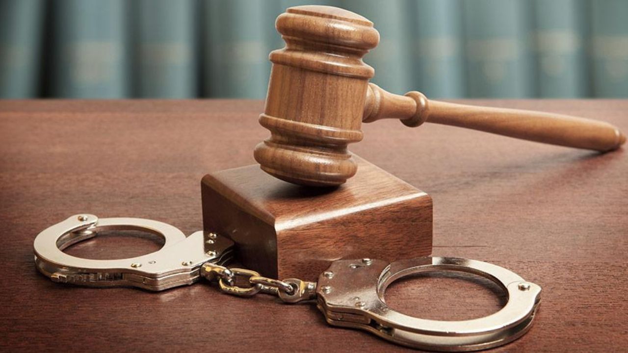 Case Against School Students: നല്ല ഷർട്ടിട്ട് സ്കൂളിലെത്തി, പിന്നാലെ മർദനം; തിരുവനന്തപുരത്ത് പ്ലസ് ടു വിദ്യാർത്ഥികൾക്കെതിരെ കേസ്