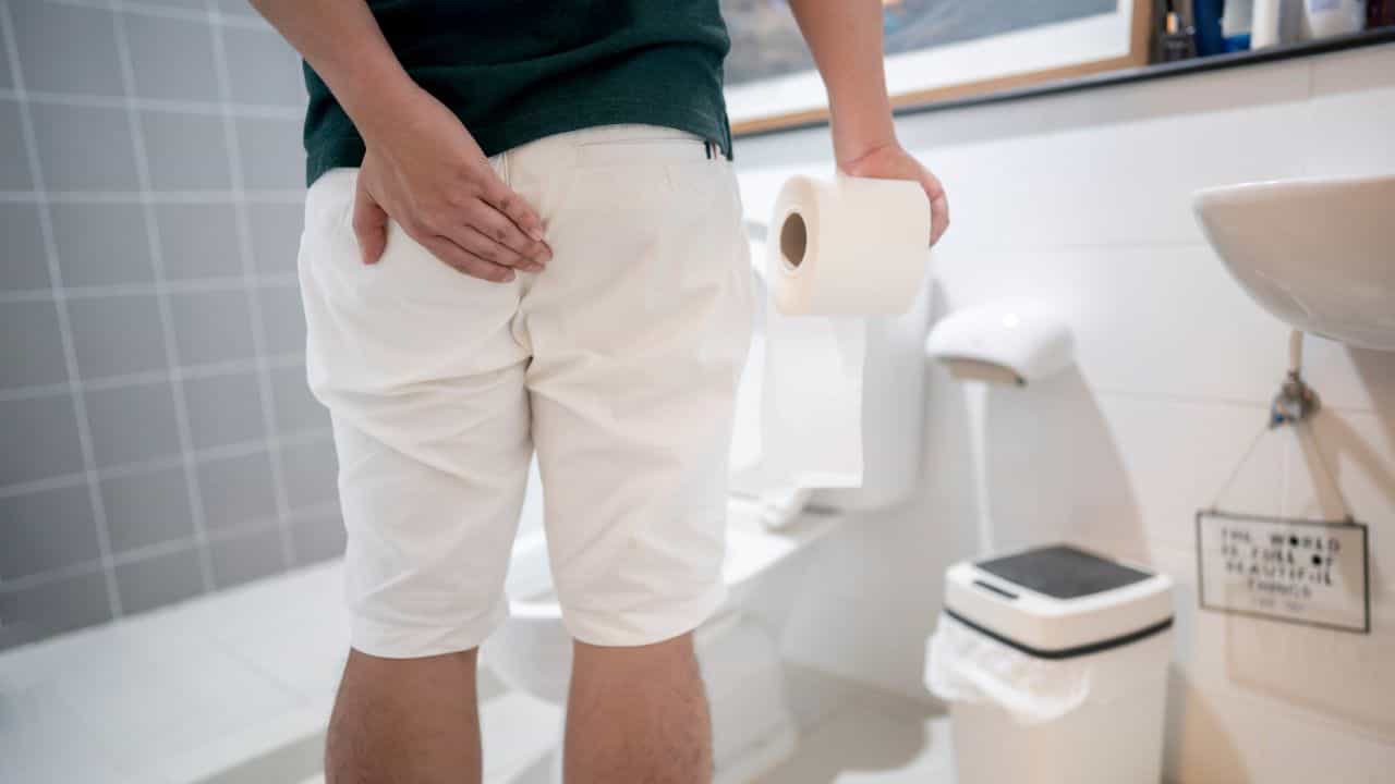 Constipation: നെയ് മുതൽ കുതിർത്ത മുന്തിരി വരെ; മലബന്ധം മാറിനിൽക്കും, ആയുർവേദ വിദഗ്ദ്ധൻ പറയുന്നു