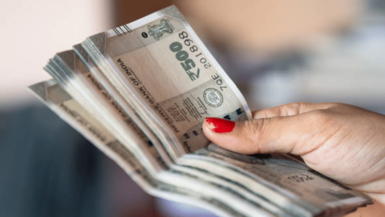 7th Pay Commission: സർക്കാർ ജീവനക്കാർക്ക് നവരാത്രി സമ്മാനം, സെപ്റ്റംബറിൽ ക്ഷാമബത്ത വർധിക്കുമോ?