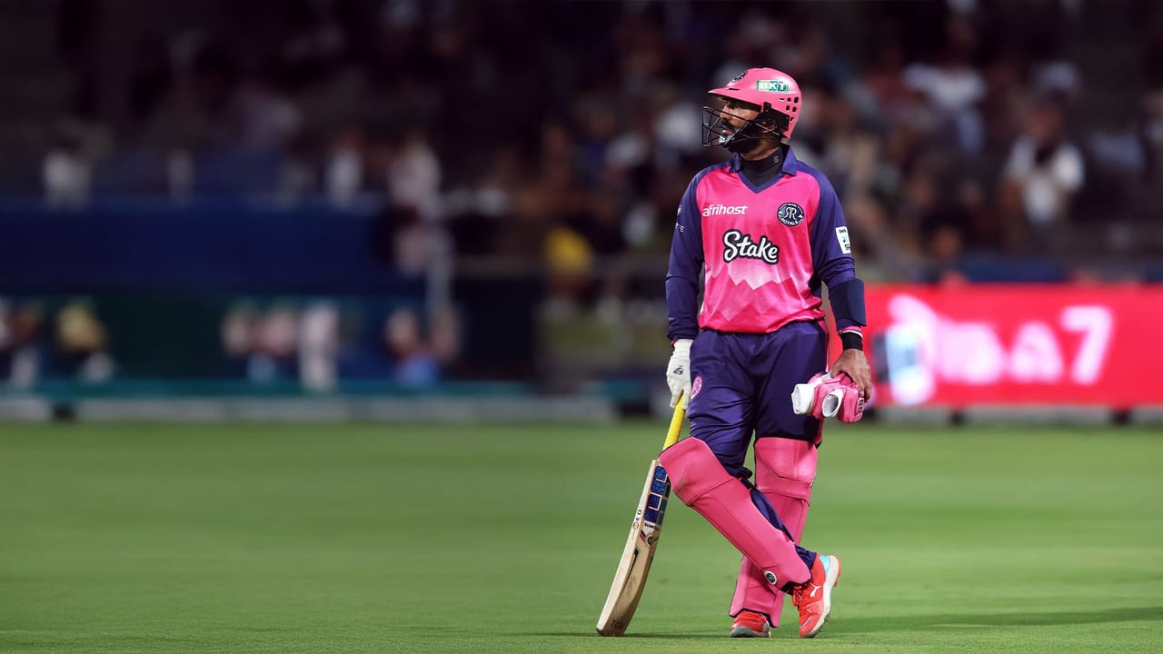 മറ്റ് ടി20 ലീഗുകളിൽ കളിക്കണമെങ്കിൽ ഇന്ത്യൻ താരങ്ങൾ വിരമിച്ചവരാവണമെന്ന നിബന്ധനയുണ്ട്. അല്ലെങ്കിൽ ഐപിഎലിലും ഇന്ത്യൻ ടീമിലും കളിക്കാനുള്ള യോഗ്യത പിൻവലിക്കണം. ഇത് അനുസരിച്ചാണ് ഈ താരങ്ങൾ ലേലത്തിന് രജിസ്റ്റർ ചെയ്തത്. കഴിഞ്ഞ സീസണിൽ ഇന്ത്യയുടെ മുൻ താരമായ ദിനേശ് കാർത്തിക് പാൾ റോയൽസിനായി കളിച്ചിരുന്നു.