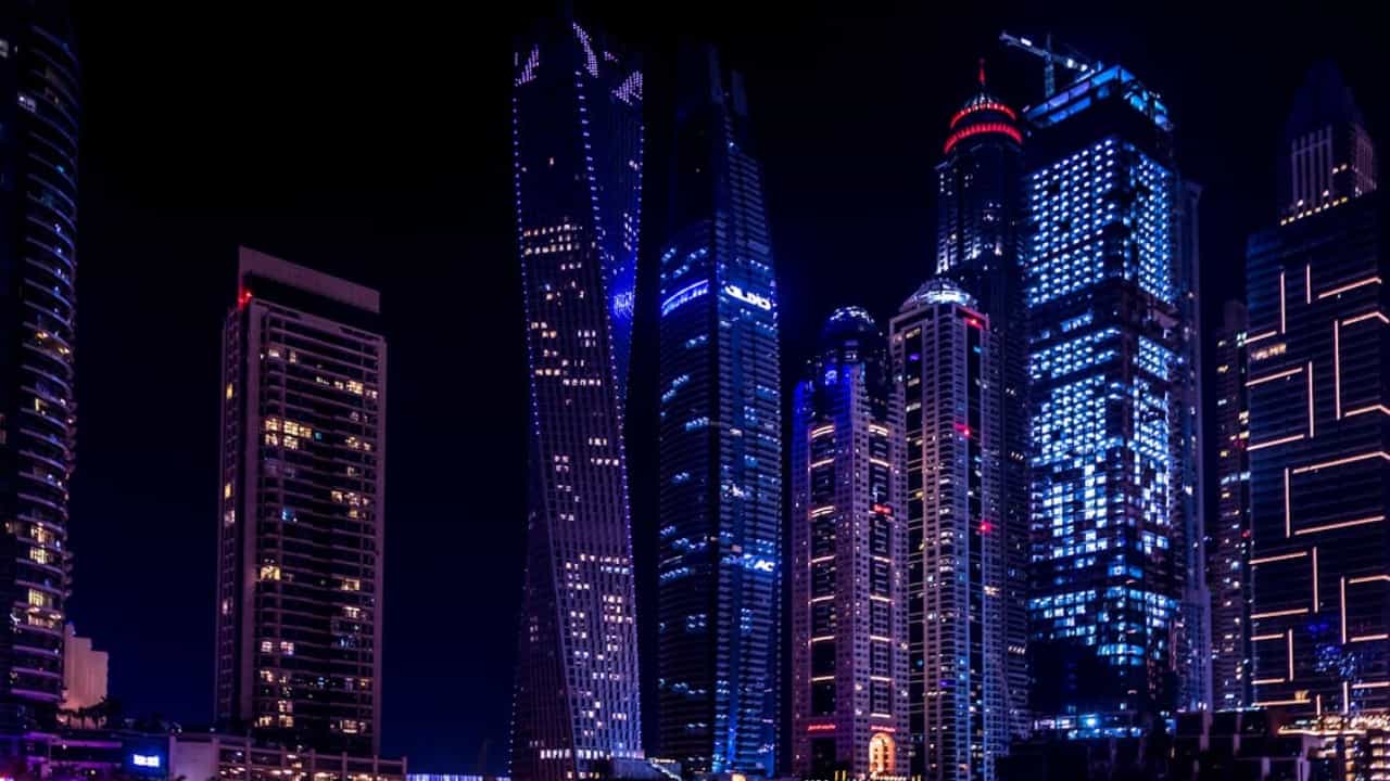 Dubai Marina Fire: ദുബായ് മറീനയിലെ ബിൽഡിംഗിൽ തീപിടുത്തം; നിയന്ത്രണവിധേയമെന്ന് അധികൃതർ