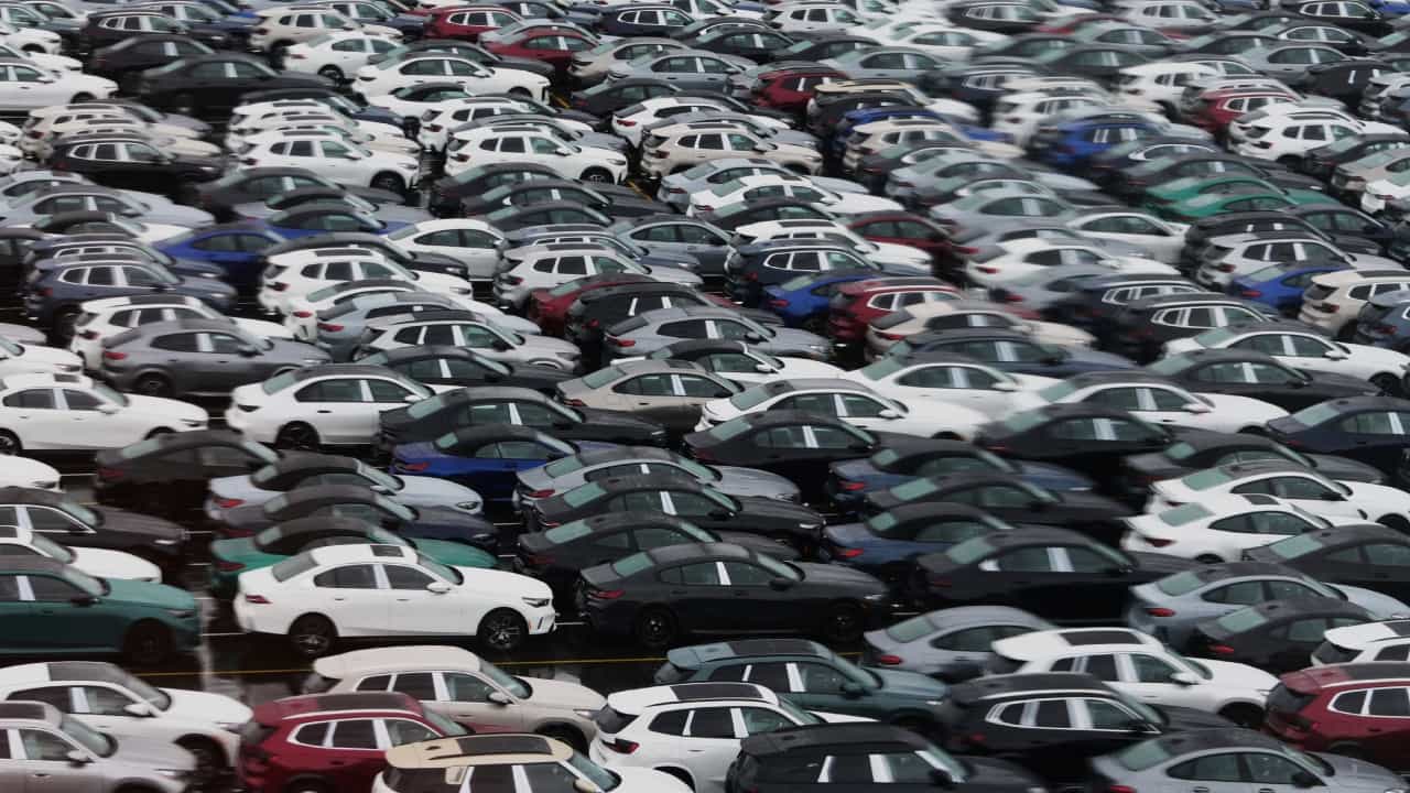 E20 Petrol: ഇ20 പെട്രോളിൽ സുരക്ഷിതമായ കാറുകൾ ഏതൊക്കെ?; നിങ്ങളുടെ കാർ ഉൾപ്പെട്ടിട്ടുണ്ടോ എന്നറിയണ്ടേ E20 Petrol: ഇ20 പെട്രോളിൽ സുരക്ഷിതമായ കാറുകൾ ഏതൊക്കെ?; നിങ്ങളുടെ കാർ ഉൾപ്പെട്ടിട്ടുണ്ടോ എന്നറിയണ്ടേ