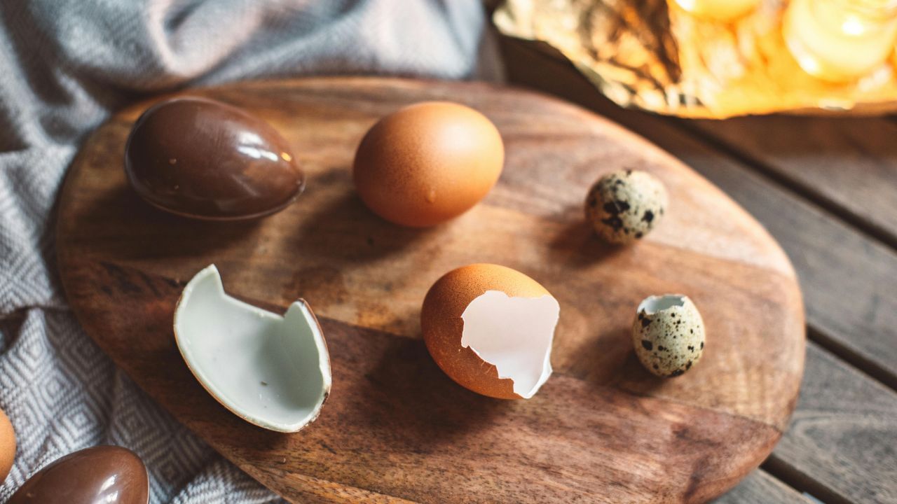 പ്രോട്ടീനുകളാൽ സമ്പുഷ്ടമായ മുട്ട ആരോഗ്യത്തിന് വളരെ നല്ലതാണ്. ഫേസ് മാസ്ക് അല്ലെങ്കിൽ ഹെയർ മാസ്ക് ആയി ഉപയോഗിക്കുന്നത് മുടിക്കും ചർമ്മത്തിനും നല്ലതാണ്. എന്നാൽ കറ കളയാൻ മുട്ട ഉപയോഗിക്കാമെന്ന് അറിയാമോ? (Image Credits: Pexels)