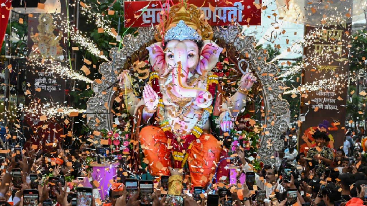 Ganesh Chaturthi Wishes 2025: വിഘ്‌നങ്ങളെല്ലാം മാറട്ടെ; പ്രിയപ്പെട്ടവർക്കായി വിനായക ചതുർത്ഥി ആശംസകൾ നേരാം