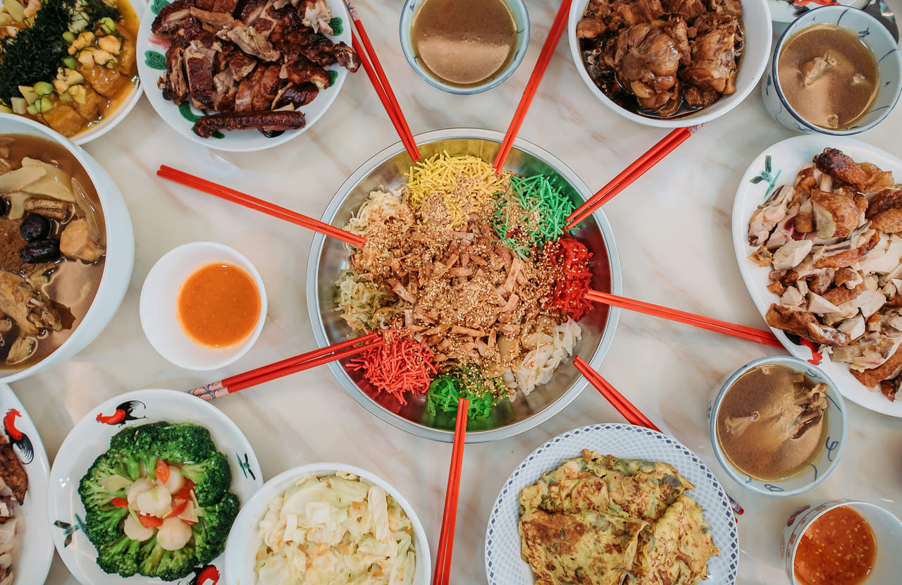 ബിപിഎ, ഫ്താലേറ്റുകൾ, പിഎഫ്എഎസ് (പ്ലാസ്റ്റിക്കുകളിൽ സാധാരണയായി ഉപയോഗിക്കുന്ന മറ്റൊരു സിന്തറ്റിക് സംയുക്തം) തുടങ്ങിയ രാസവസ്തുക്കൾക്ക് മനുഷ്യ ഹോർമോണുകളെ നശിപ്പിക്കാൻ കഴിയുമെന്ന് യുസി സാൻ ഫ്രാൻസിസ്കോയിലെ പ്രൊഫസറും പ്രശസ്ത വിദഗ്ദ്ധനുമായ ഡോ. ട്രേസി വുഡ്രഫ് ചൂണ്ടികാണിക്കുന്നു. പ്രത്യുൽപാദന പ്രശ്നങ്ങൾ, വന്ധ്യത, ഗര്ഭപിണ്ഡത്തിന്റെ വികസനം മോശമാകുന്നത്, ചിലതരം കാൻസറുകൾ തുടങ്ങി ​ഗുരുതരമായ ആരോഗ്യപ്രശ്നങ്ങൾ ഇവ മൂലം ഉണ്ടായേക്കാം. (Image Credits: Gettyimages)