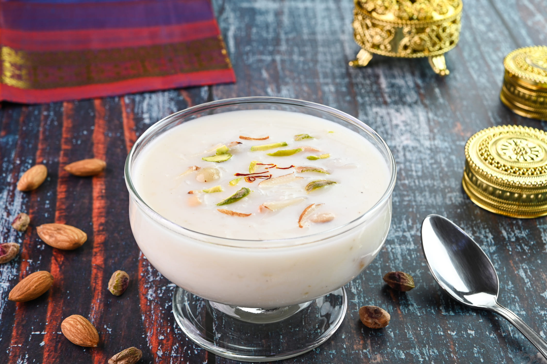 ആരോ​ഗ്യ ​ഗുണങ്ങളുണ്ടെങ്കിലും, പായസം അമിതമായി കഴിക്കുന്നത് ശരീരത്തിന് ദോഷകരമാകും. പഞ്ചസാരയുടെ അളവ് കൂടുതലായതിനാൽ പ്രമേഹമുള്ളവർ ഇത് കുറഞ്ഞ അളവിൽ മാത്രം കഴിക്കാൻ ശ്രദ്ധിക്കണം. (Image Credits: Gettyimages/ Freepik)
