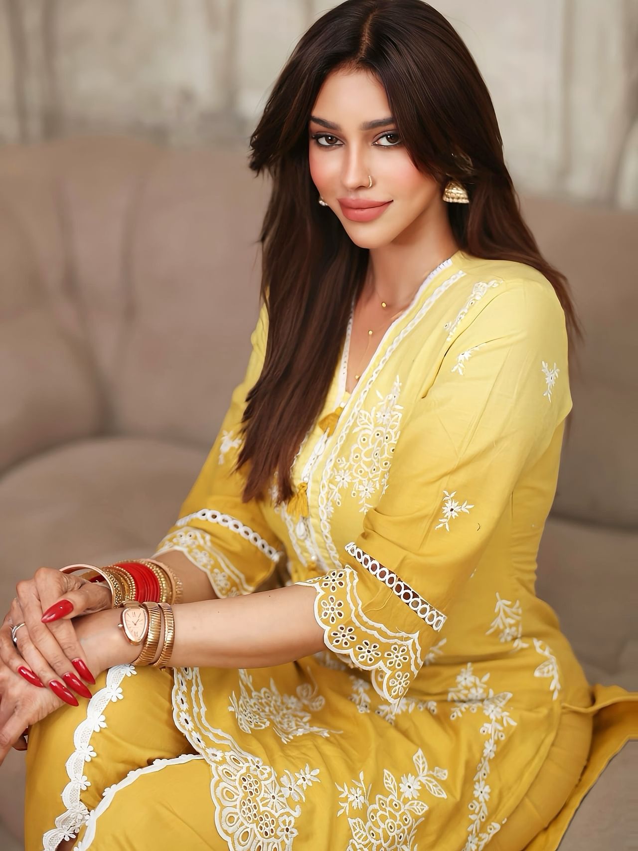 എന്നാൽ, ജന്മദിനാഘോഷത്തിൻ്റെ ചിത്രം സമൂഹമാധ്യമങ്ങളിലൂടെ പങ്കുവച്ച ജിസേൽ അന്ന് കുറിച്ചത് യുവരാജ് തൻ്റെ സുഹൃത്താണെന്നായിരുന്നു. "യുവി എൻ്റെ നല്ല ഒരു സുഹൃത്താണ്. എപ്പോഴും ഒരുമിച്ചായിരുന്നു. വർഷങ്ങളായി എനിക്ക് അദ്ദേഹത്തെ അറിയാം."- ജിസേൽ കുറിച്ചു.