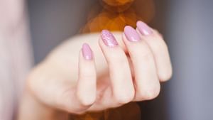 Health Risks of Long Nails: നഖം നീട്ടി വളർത്തുന്നവരാണോ നിങ്ങൾ? എങ്കിൽ 32 തരം ബാക്ടീരിയകളെ കരുതിയിരുന്നോളൂ! Health Risks of Long Nails: നഖം നീട്ടി വളർത്തുന്നവരാണോ നിങ്ങൾ? എങ്കിൽ 32 തരം ബാക്ടീരിയകളെ കരുതിയിരുന്നോളൂ!