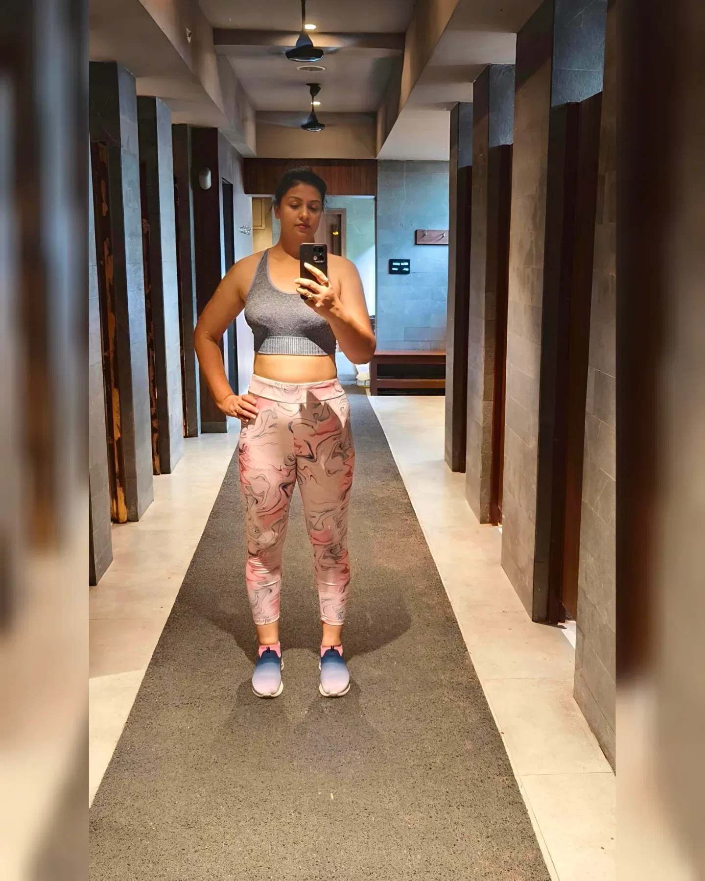 "എനിക്ക് പേപ്പട്ടികളെ പേടിയാൺകിൽ 2018ൽ തന്നെ ഞാൻ ഭയന്നേനെ. എന്നെ ഭയപ്പെടുത്താൻ കഴിവിൻ്റെ പരമാവധി ശ്രമിച്ചോളൂ. നശിപ്പിക്കാൻ ശ്രമിച്ചോളൂ. പക്ഷേ, അള്ളാഹുവിൻ്റെ അനുഗ്രഹത്താൽ ഞാൻ ഇനിയും കരുത്തയാവും."- ഹസിൻ ജഹാൻ തൻ്റെ ഇൻസ്റ്റഗ്രാം ഹാൻഡിലിൽ കുറിച്ചു.