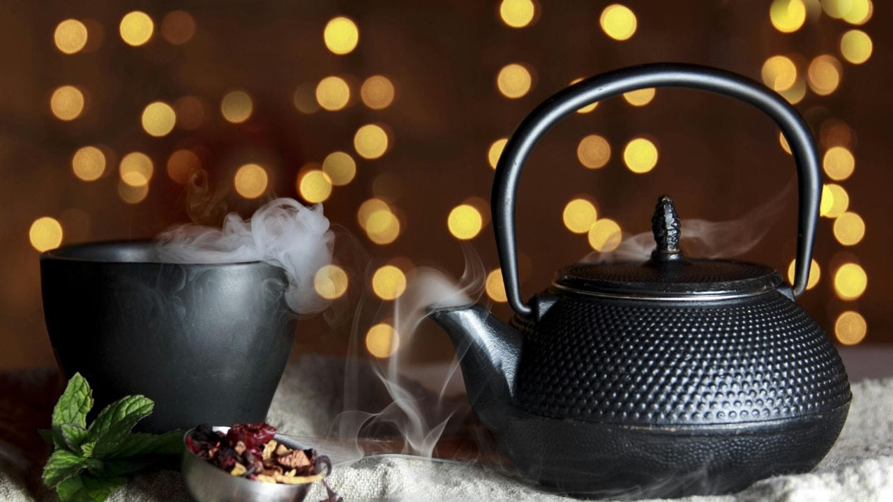 പഠനത്തില്‍ 70 ഡിഗ്രി സെല്‍ഷ്യസിന് മുകളില്‍ ചൂടോടെ ഹെർബൽ ചായ കുടിക്കുന്നവരില്‍ ദഹനനാളിയില്‍ കാന്‍സര്‍ വരാനുള്ള സാധ്യത കണ്ടെത്തിയിരുന്നു. ആഫ്രിക്ക, ഏഷ്യ തുടങ്ങിയ പ്രദേശങ്ങളിൽ നടത്തിയ പഠനങ്ങളിലും സമാനമായ ഫലമാണ് ലഭിച്ചത്. (Image Credits: Pexels)