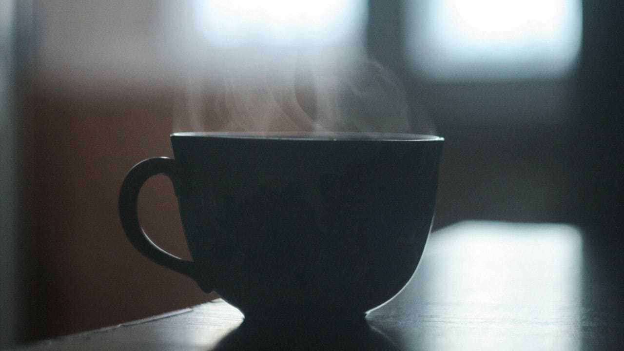 സൗത്ത് അമേരിക്കയില്‍ നടന്ന പഠനത്തിന്റെ അടിസ്ഥാനത്തിലാണ് ഇന്റര്‍നാഷണല്‍ ഏജന്‍സി ഫോര്‍ റിസര്‍ച്ച് ഓണ്‍ കാന്‍സര്‍, 65 ഡിഗ്രി സെല്‍ഷ്യസിന് മുകളില്‍ ചൂടോടെ പാനീയങ്ങൾ കുടിക്കുന്നത് കാര്‍സിനോജെനിക്ക് (കാന്‍സറിന് കാരണമാകുന്നത്) വിഭാഗത്തില്‍ ഉൾപ്പെടുത്തിയത്. (Image Credits: Pexels)