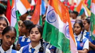 Independence Day Wishes 2025: ഇനിയും ഉയരെ പാറട്ടെ ത്രിവർണ പതാക; സ്വാതന്ത്ര്യദിനത്തിൽ പ്രിയപ്പെട്ടവർക്ക് ആശംസകൾ നേരാം